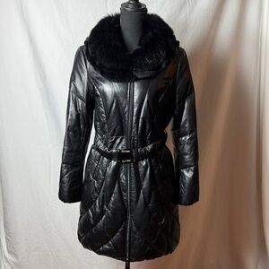 Elegant Black Leather Jacket with  Fur Collar